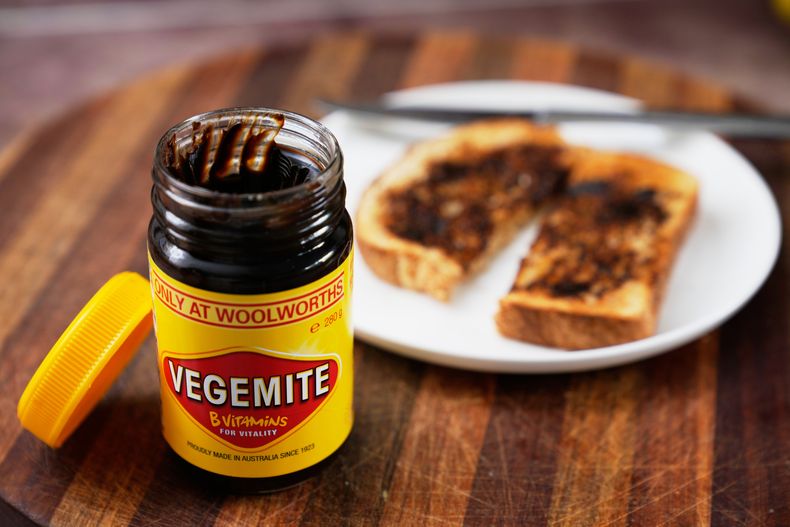 En la imagen, una tostada untada con Vegemite en Sydney, Australia, el 17 de noviembre de 2025. (AP Foto/Rick Rycroft)