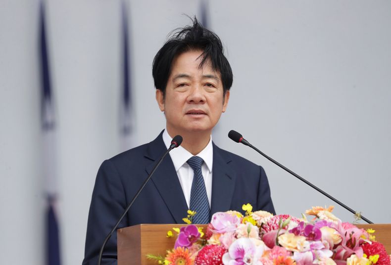 El presidente de Taiwán, Lai Ching-te, durante la ceremonia de presentación de los Tanques de Batalla M1A2T Abrams, el viernes 31 de octubre de 2025, en Taiwán. (AP Foto/Chiang Ying-ying)