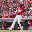 Elly De La Cruz de los Rojos de Cincinnati tras batear un jonrón ante los Diamondbacks de Arizona, el domingo 23 de julio de 2023, en Cincinnati. (AP Photo/Jeff Dean)