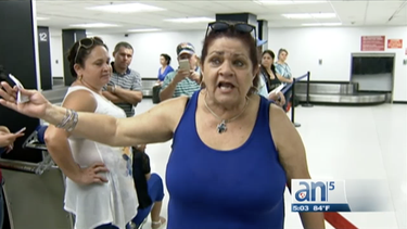 por tercer dia consecutivo cubanos varados en aeropuerto de miami
