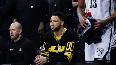 Nets vapulean a 76ers en regreso de Simmons a Filadelfia