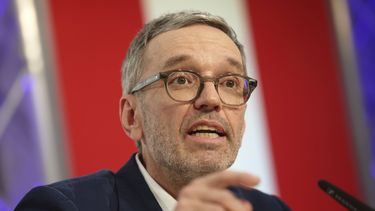 El líder ultraderechista austríaco Herbert Kickl en Viena, Austria, el 7 de enero del 2025. (AP foto/Heinz-Peter Bader)