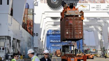 Aumenta levemente en julio el déficit comercial de EEUU