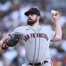 Rodón completa el juego, Gigantes superan a Padres 3-1