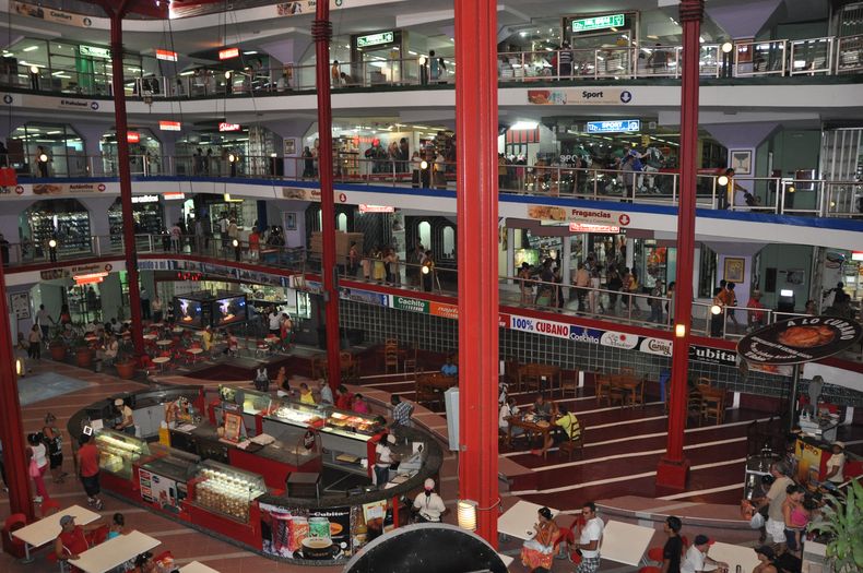 plaza carlos III CUBA.jpg