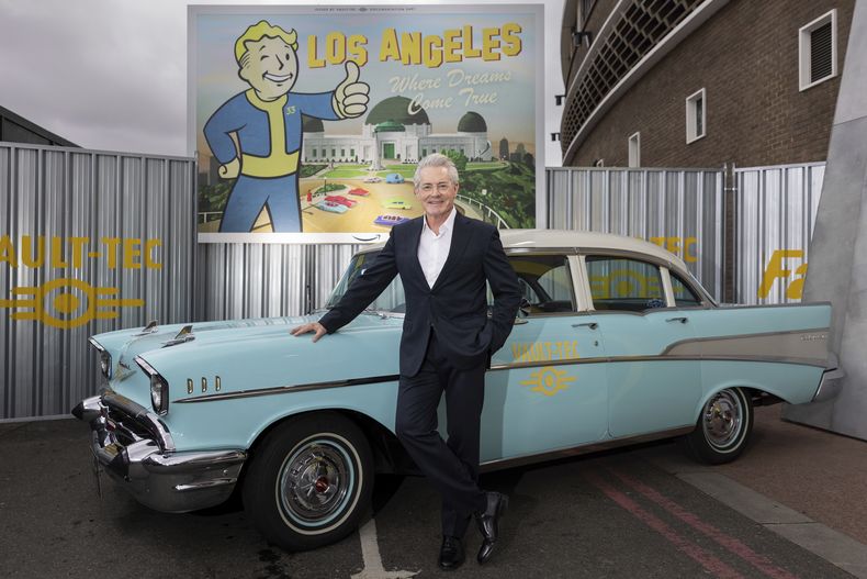 Kyle MacLachlan posa a su llegada a la premiere of de la serie Fallout el jueves 4 de abril de 2024 en Londres. (Foto Vianney Le Caer/Invision/AP)