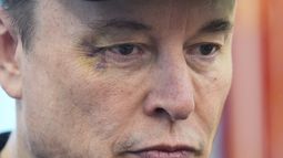 ARCHIVO - Elon Musk asiste a una conferencia de prensa con el presidente Donald Trump en la Sala Oval de la Casa Blanca, el 30 de mayo de 2025, en Washington. (AP Foto/Evan Vucci, Archivo)