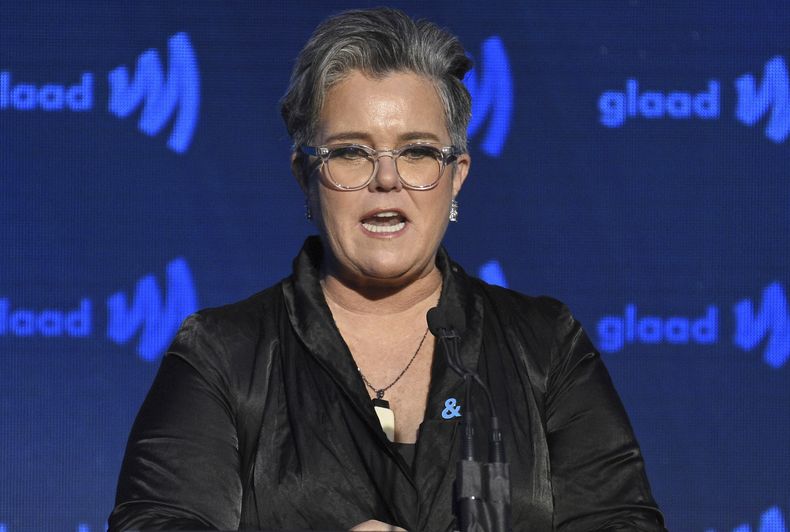 ARCHIVO – La presentadora Rosie ODonnell habla en la 30ma entrega de los Premios GLAAD a los Medios, el 4 de mayo de 2019, en Nueva York. (Foto de Evan Agostini/Invision/AP, Archivo)