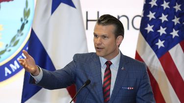 El secretario de Defensa de Estados Unidos, Pete Hegseth, habla durante la Conferencia de Seguridad Centroamericana en la Ciudad de Panamá, el miércoles 9 de abril de 2025. (Foto AP/Matías Delacroix)
