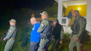 La Policía diligencia órdenes de arresto en Cayey en operativo contra venta ilegal de armas de fuego