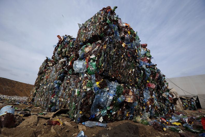 AMN-CIE_PLANETA_PLASTICO-0.jpg