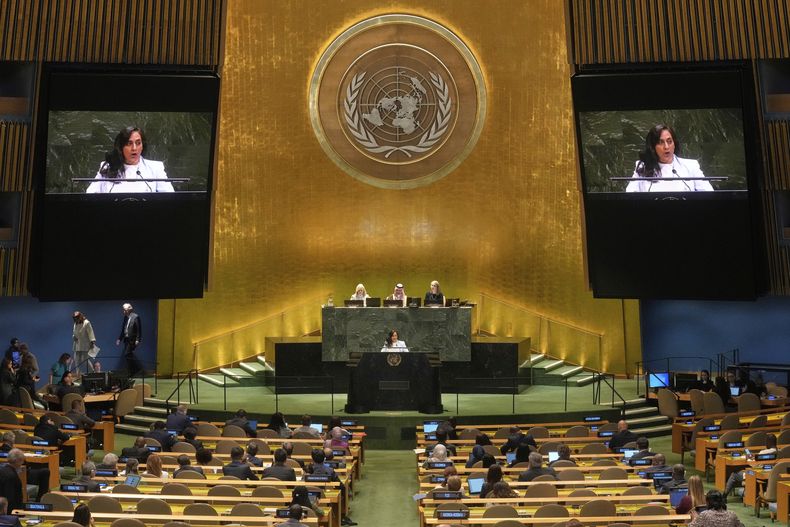 La ministra de Asuntos Exteriores de Canadá, Anita Anand, pronuncia un discurso ante la Asamblea General de Naciones Unidas, el lunes 28 de julio de 2025. (AP Foto/Richard Drew)