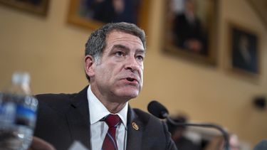 Eel congresista Mark Green, republicano por Tennessee y presidente del Comité de Seguridad Nacional, habla durante la preparación de los artículos constitucionales para la votación por un juicio político contra el secretario de Seguridad Nacional Alejandro Mayorkas, en el Capitolio en Washington, el lunes 5 de febrero de 2024. (AP Foto/J. Scott Applewhite)