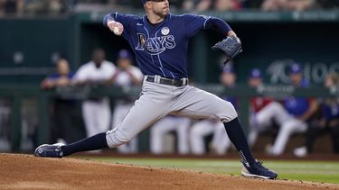 Kluber luce de nuevo en Texas; Rays se imponen