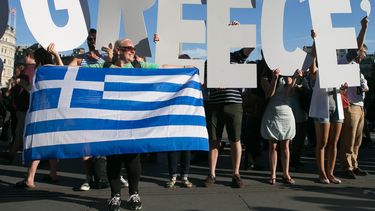 cierre de bancos causa estragos en grecia
