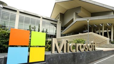bill gates cree que cualquier inteligencia artificial se puede salir de control