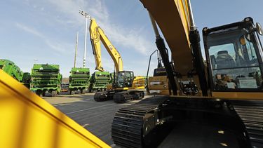 Déficit comercial de EEUU baja a 52.500 millones de dólares