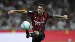 El estadounidense Christian Pulisic, del AC Milan, está en acción durante un partido de fútbol de la Serie A entre el AC Milan y el Cremonese, en el estadio de San Siro en Milán, Italia, el sábado 23 de agosto de 2025. (AP Photo/Luca Bruno)