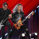 ARCHIVO - Robert Trujillo, izquierda, y Kirk Hammett de Metallica durante su presentación en el Festival Global Citizen el 24 de septiembre de 2022, en Central Park en Nueva York. Metallica se presentará en cuatro conciertos en la Ciudad de México del 20 al 29 de septiembre de 2024. (Foto Evan Agostini/Invision/AP, archivo)
