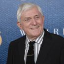 ARCHIVO - Phil Donahue asiste a una proyección de The Wizard of Lies de HBO el 11 de mayo de 2017 en Nueva York. Donahue, cuyo pionero programa de entrevistas diurno lanzó un género televisivo imborrable, falleció. Tenía 88 años. (Foto Charles Sykes/Invision/AP, archivo)