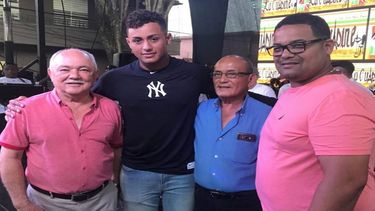 boricua de 16 anos firma con los yankees