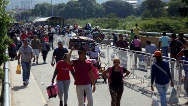 colombia y venezuela negocian una reapertura parcial de la frontera