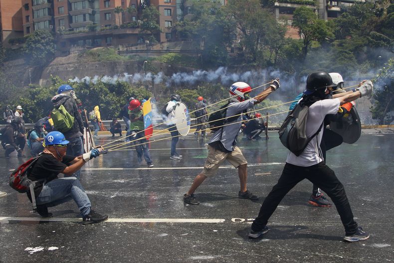 AMS-GEN_VENEZUELA-PROTESTAS_IMPLEMENTOS-2.jpg