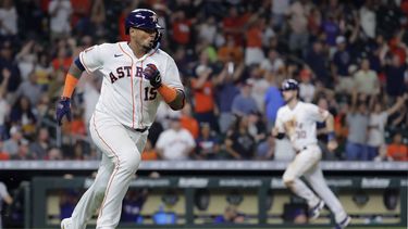 Astros siguen dominando a Rangers en Houston