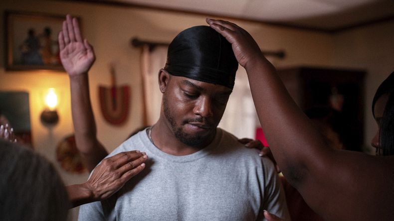 Esta imagen publicada por el Instituto Sundance muestra una imagen de Ricky de Rashad Frett, una selección oficial del Festival de Cine de Sundance 2025. (Rashad Frett/Instituto Sundance vía AP)