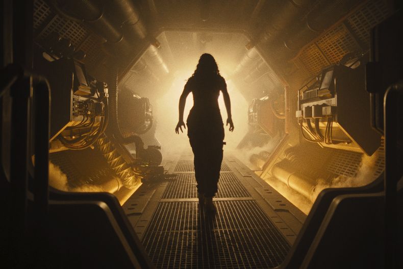 Esta imagen difundida por 20th Century Studios muestra a Isabela Merced en una escena de Alien: Romulus. (20th Century Studios vía AP)