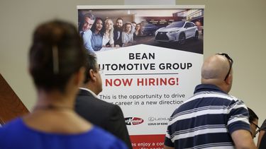 EEUU agrega 145.000 empleos; tasa de desempleo sigue en 3,5%
