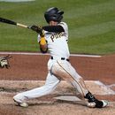 Michael Pérez pega 3 HRs y Piratas vencen a Cerveceros