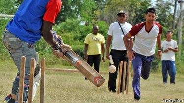 americateve | El cricket está más profundamente arraigado en la oriental provincia de Guantánamo y en el 2002 la isla ingresó al Consejo Internacional de Cricket.