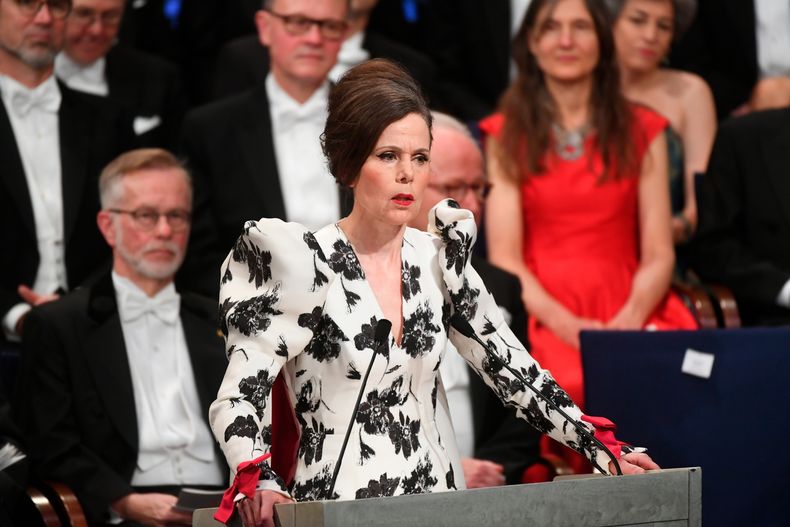 EUR-GEN_NOBEL-RENUNCIAS-0.jpg