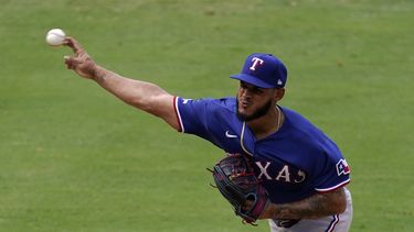 Duran guía a Texas sobre Angelinos pese a entrada inmaculada