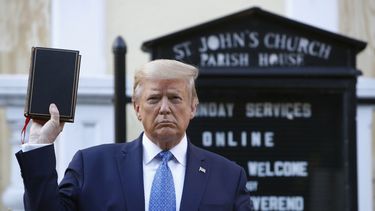Trump dice que él hizo famoso el Juneteenth