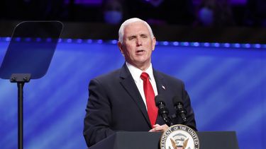 Pence dice que difiere del mensaje del Black Lives Matter