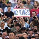 Una protesta en contra del gobierno del presidente Donald Trump en Washington el 14 de junio del 2025. (AP foto/Julia Demaree Nikhinson)
