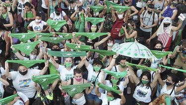 Argentina: Senado vota a favor de legalizar el aborto