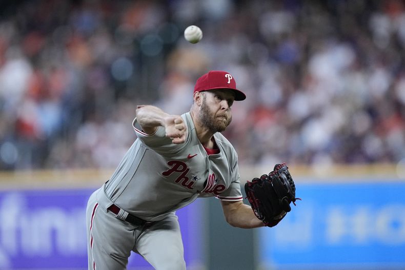 Zack Wheeler, de los Filis de Filadelfia, cumple con su apertura del sábado 29 de abril de 2023, ante los Astros de Houston (AP Foto/David J. Phillip)