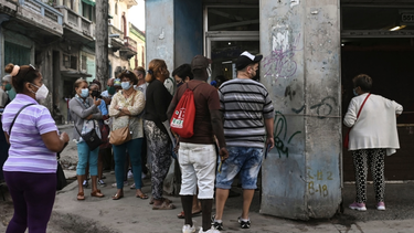 alarmante subida en el precio de los alimentos en cuba: una bolsa de leche ronda los mil pesos