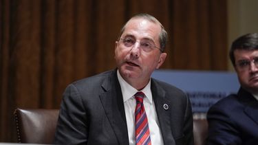 Aprueban plan de Trump contra aseguradoras y hospitales