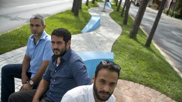 Profesionales jóvenes luchan por oportunidades en Cuba