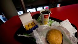 furor por escasez de papas fritas en mcdonalds de venezuela