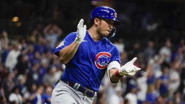 Suzuki pega otro jonrón; Cachorros ganan en Milwaukee