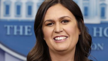 Vocera de Trump es expulsada de restaurante