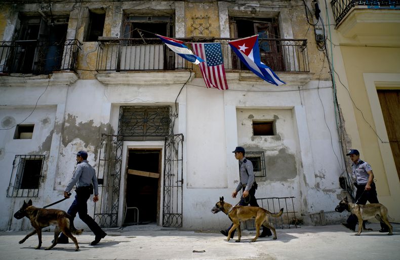 CAR-GEN_OBAMA-CUBA-7.jpg