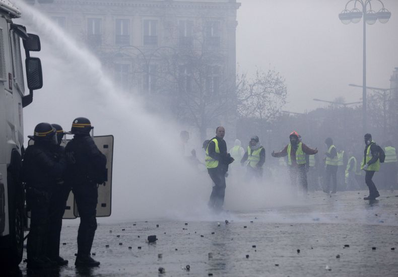 EUR-GEN_FRANCIA_PROTESTAS-0.jpg