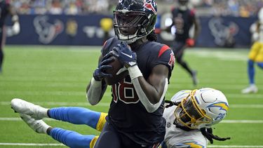 Texans sorprenden a Chargers e hilvanan triunfos