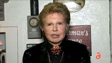 americateve | Walter Mercado Estrena Imagen Y Lanza En Miami Su Nueva Línea De Productos Para La Buena Suerte [VIDEO]
